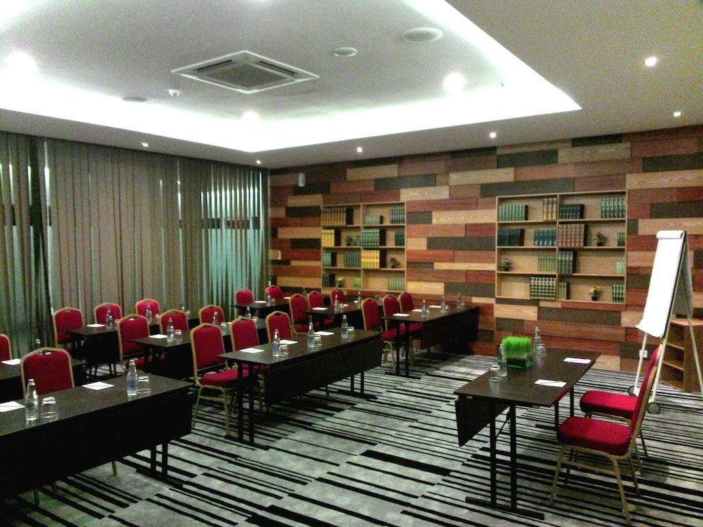 Fairfield By Marriott Bali Kuta Ngurah Rai Kuta Lombok Exterior foto